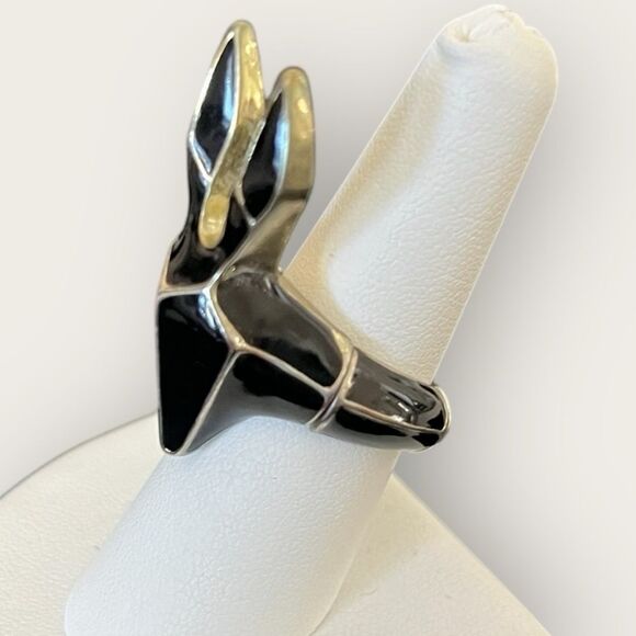 Black enamel bunny ring adjustable size - Picture 4 of 7